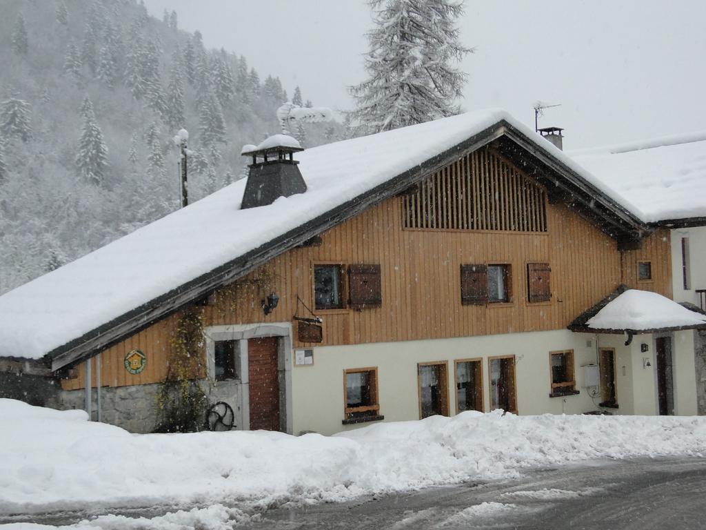 Gite Des Moulins Samoëns Eksteriør billede